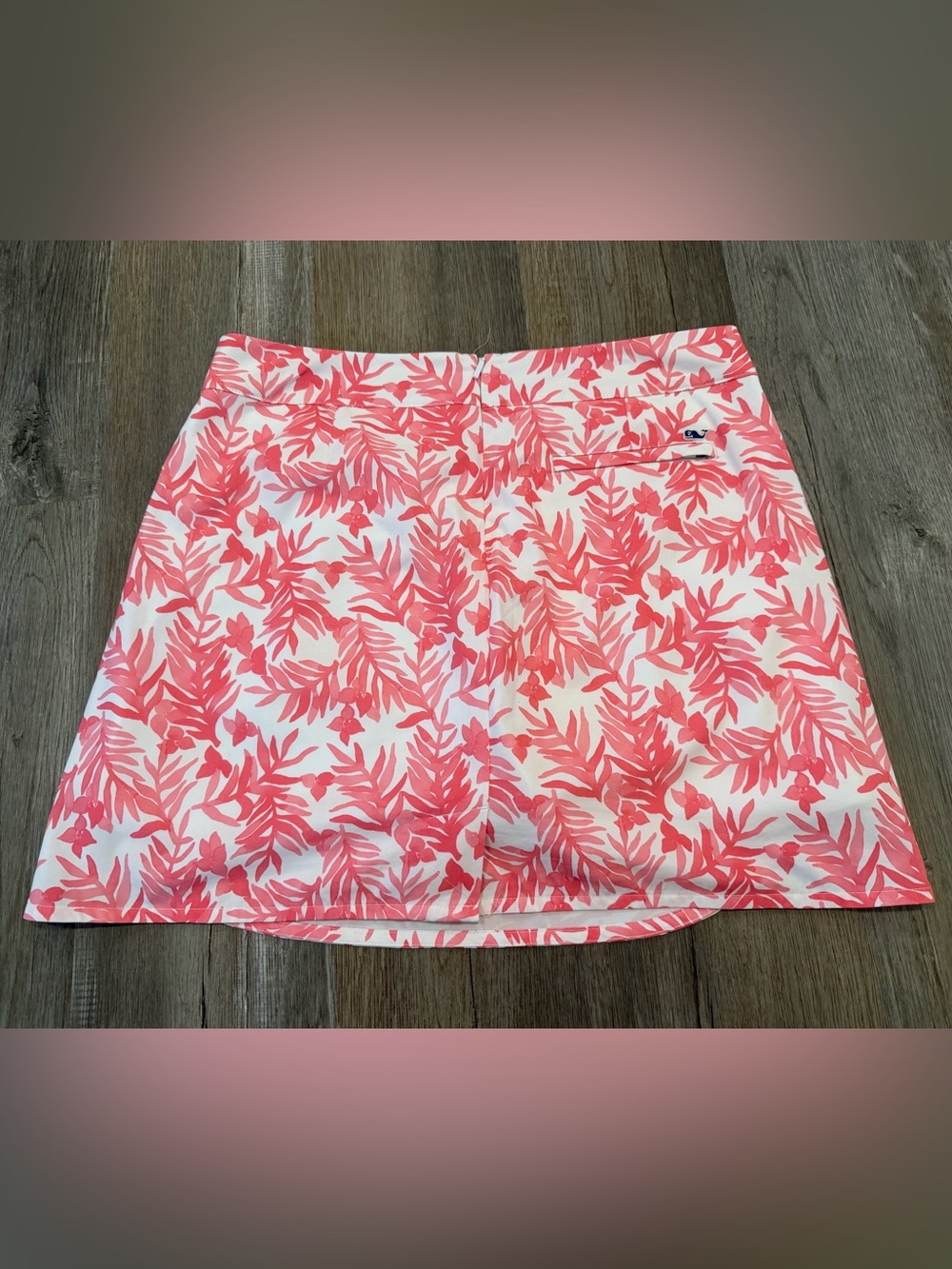 Vineyard Vines Coral Leaf-Print Women’s Performance Skort